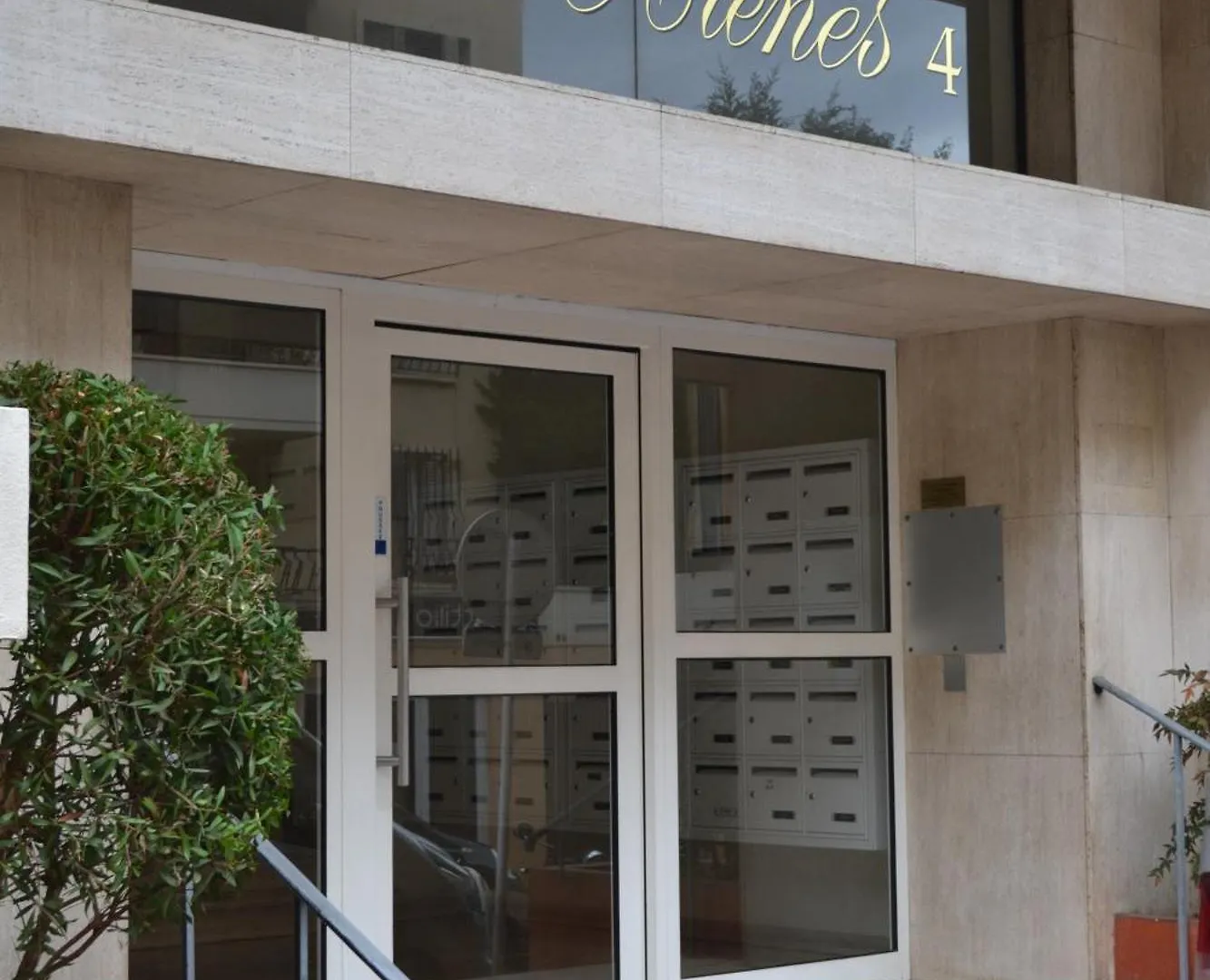 Cannes La Baronne location